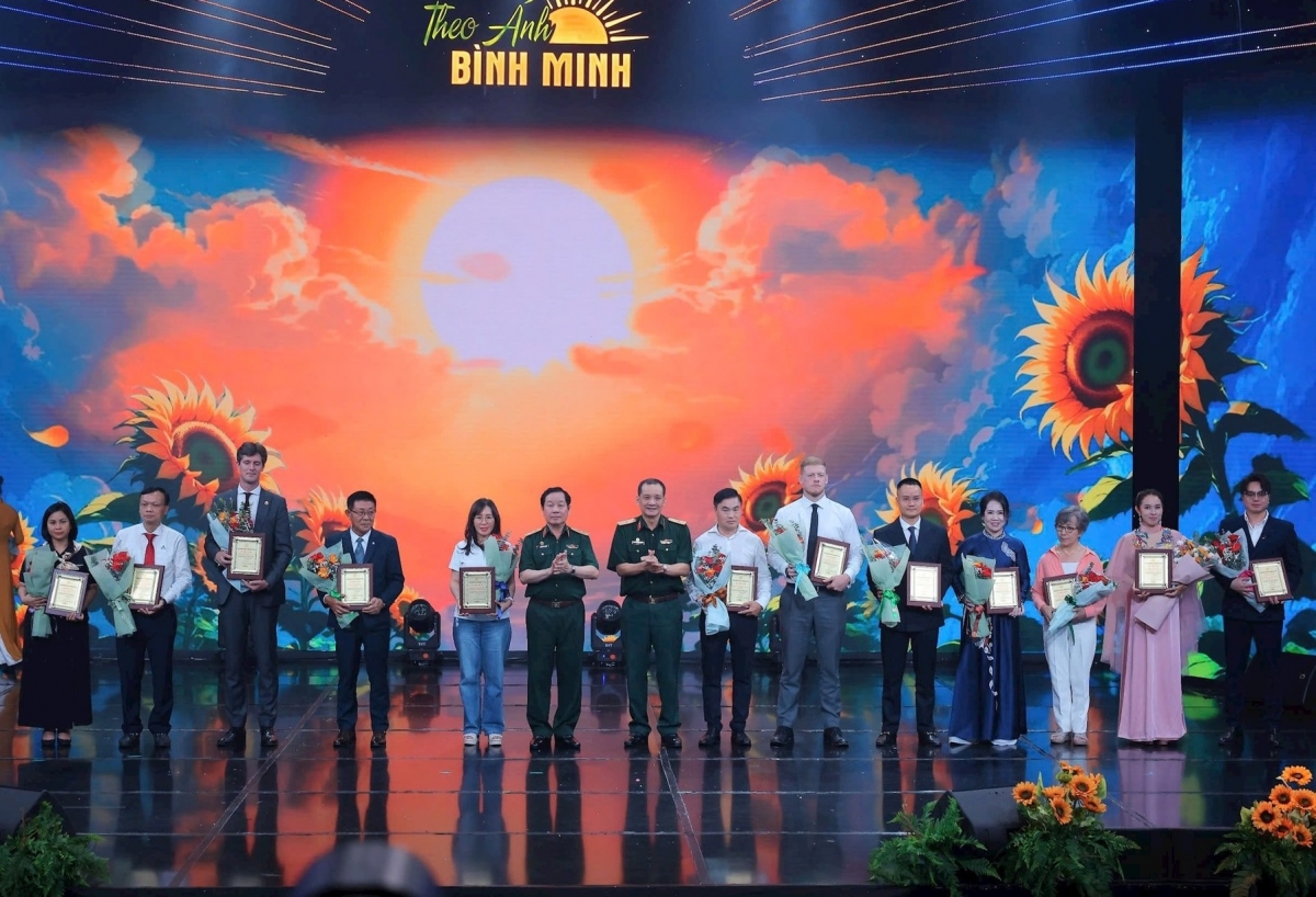 Ƀơk pơhmu nao tơlơi ư-ang hơdôm khul grŭp, mơnuih hmâo lu tơlơi gum hơgôp djru mơnuih djơ̆ jrao dioxin