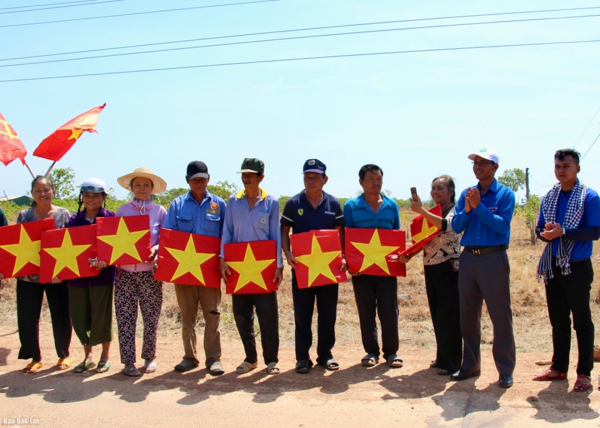 Teăng mâ mâu tíu pêi cheăng diâp hlá cơ Tơnêi têa ăm kuăn pơlê cheăm tơkăng kong Ia Lốp, Dak Lak