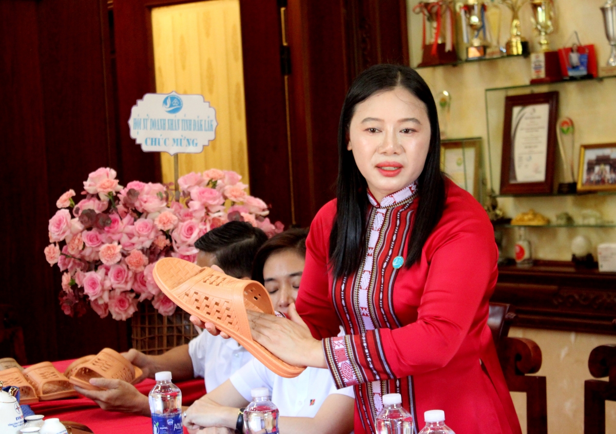 
 Kŏng ty Việt Thắng tĕch mơdr 25.000 chơ khŏ như̆a năm tơ̆ teh đak Mi.