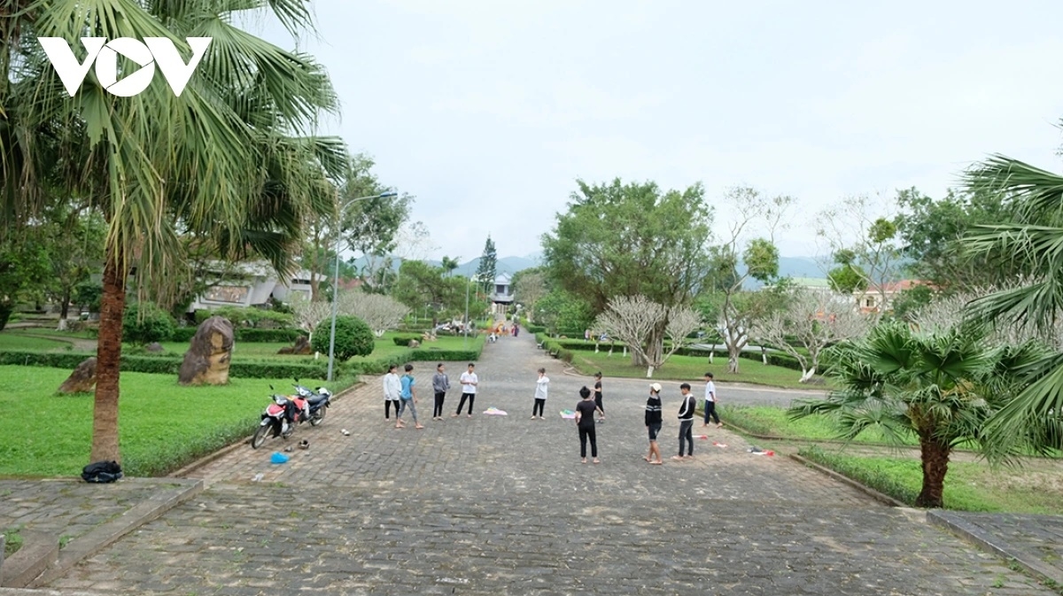 Khuôn viên bảo tàng Ba Tơ