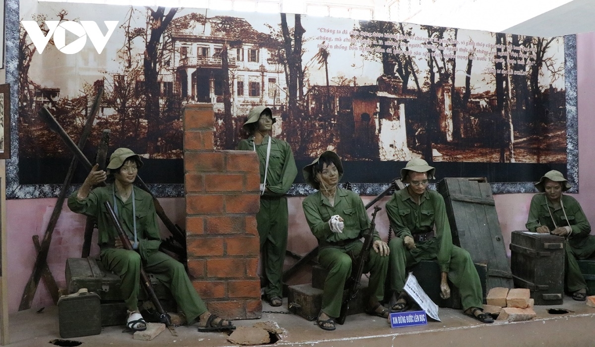 Mô hình tái hiện phút nghỉ ngơi của các chiến sĩ