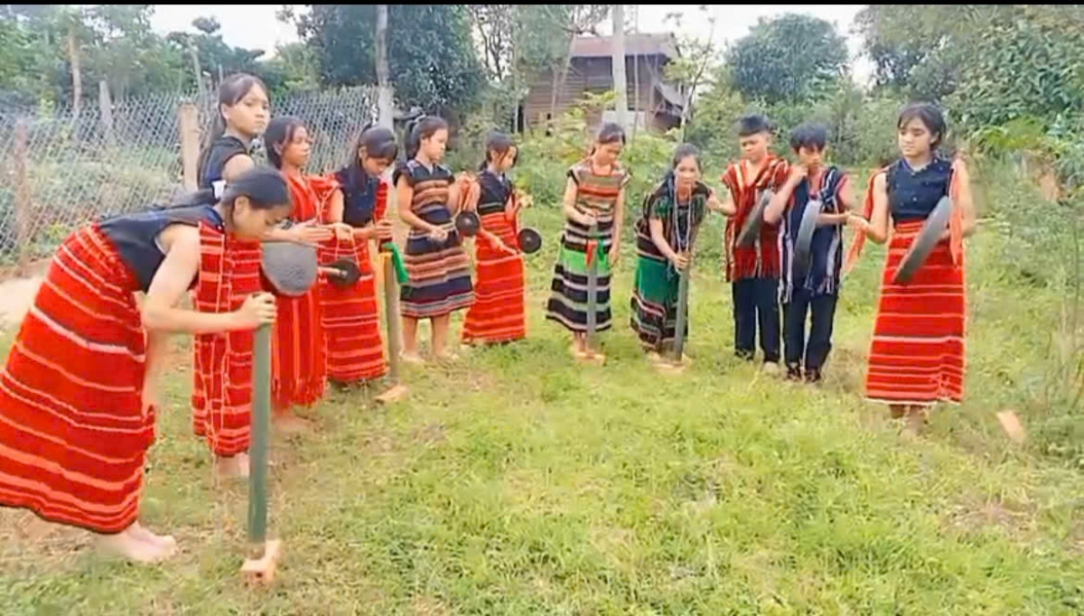 Mông hriăm tông čing mơ̆ng êpul tông čing mda asei ƀuôn Jranglu, ƀuôn hgŭm Đức An, čar Lâm Đồng.