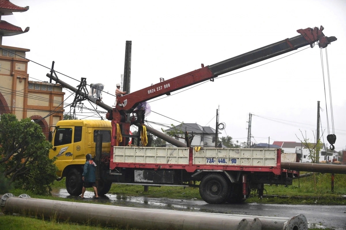 Đhị chr'val Thiên Cầm (chr'hoong Cẩm Xuyên ty) lâng muy bơr tổ âng phường Thành Sen  (TP Hà Tĩnh) bil điện.