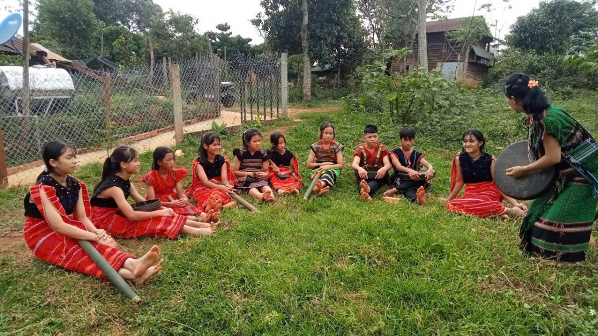 Pô mbruă Thi Mai mtô tông čing kơ phung hđeh.
 