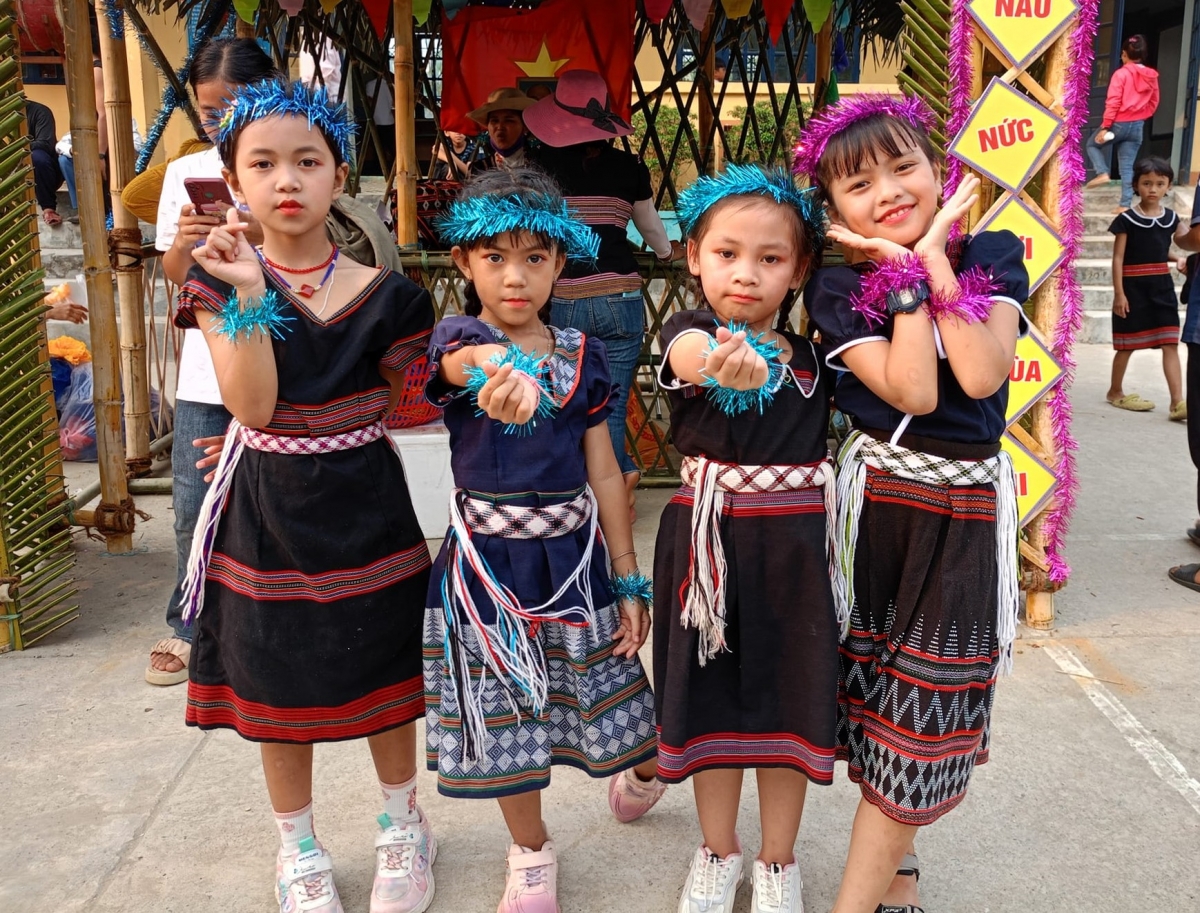 Ươm mầm tình yêu văn hóa truyền thống cho lớp trẻ 