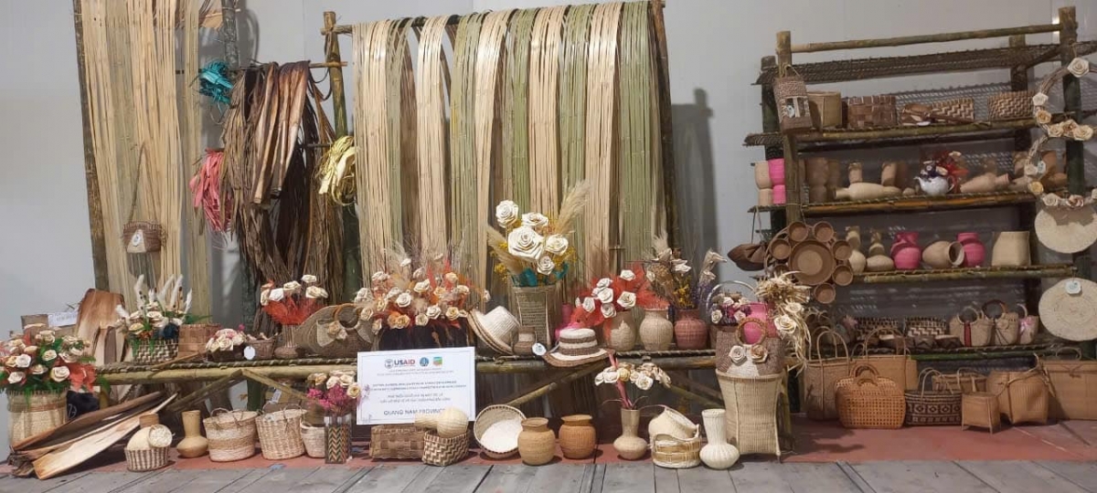 Sản phẩm đan lát truyền thống Cơ Tu 