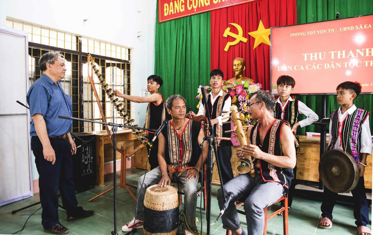 VOV Dap Kơdư kơtưn hyu hrip mă tơlơi adoh, tơlơi akhan, hri đưm djop djuai ania ƀiă