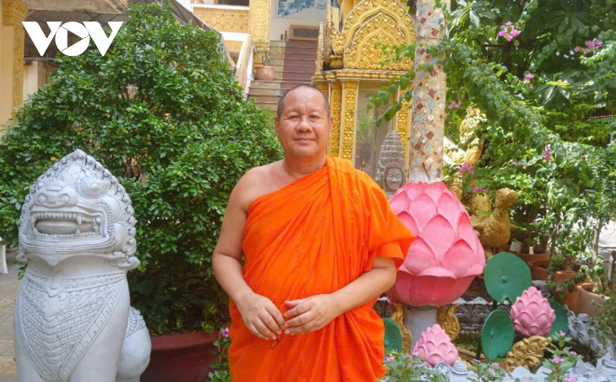 Thuong toa Trần Sol - Po Gru sang baha MuNiRenSây biak buh abih haatai, tuk halei jeng brei kein lagaih siam abih ka dom acar saong sinh vien Khmer daok dang, bac megru.