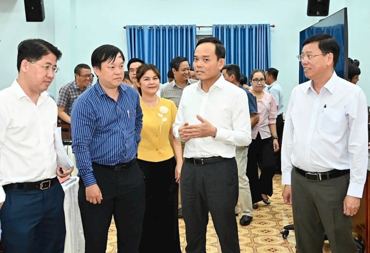 Bi thu Ban uy Ban raya Ho Chi Minh mai ngak bruk haong Mban thuong vu Ndang uy phuong Bình Thạnh