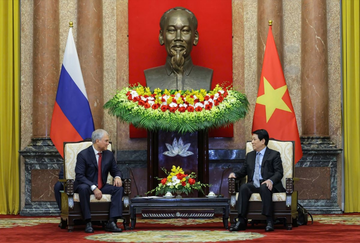 - Khua lăn čar Lương Cường drông Khua Đuma ala čar Russia V. Volodin