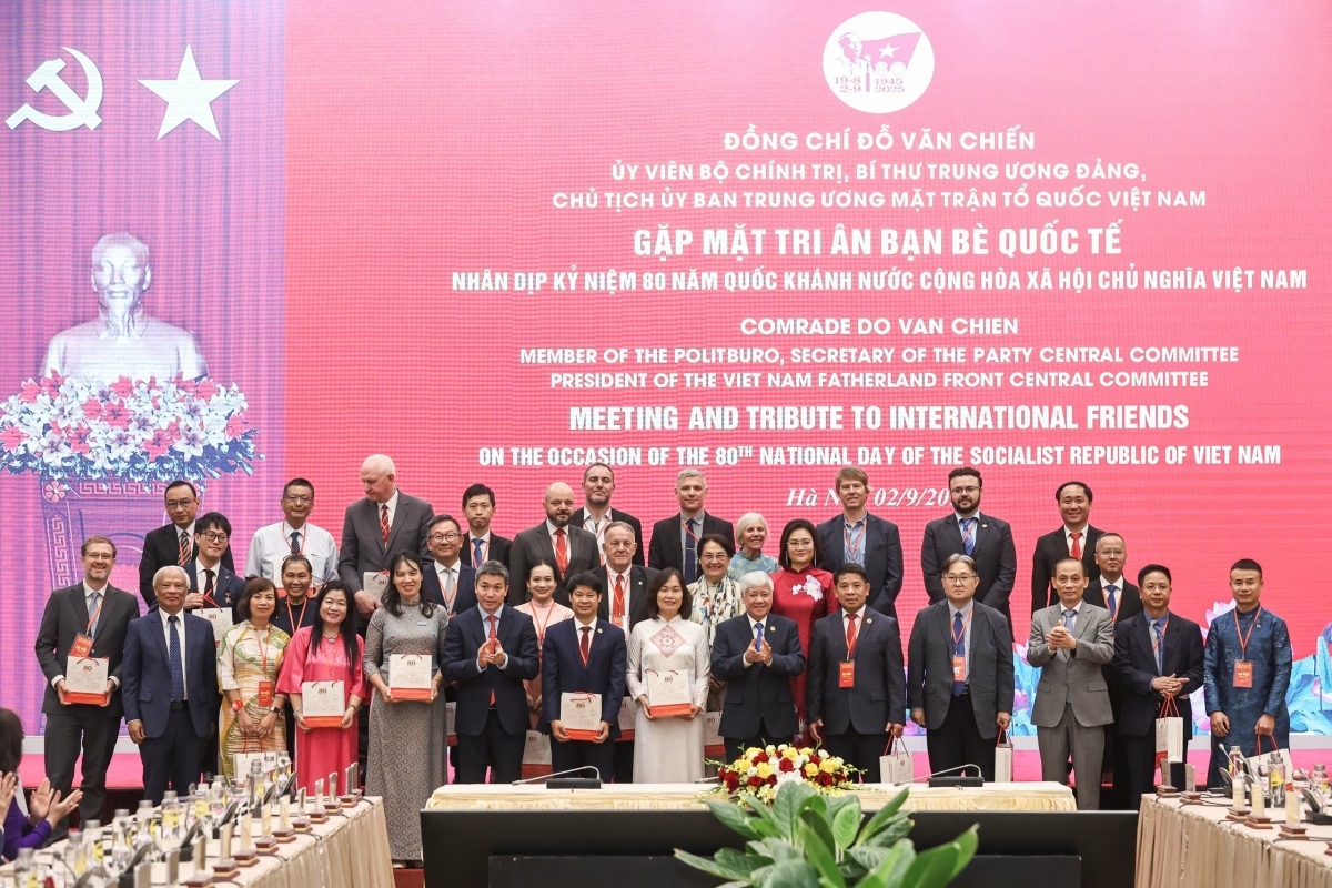 Mông phĭn rup hrŏm