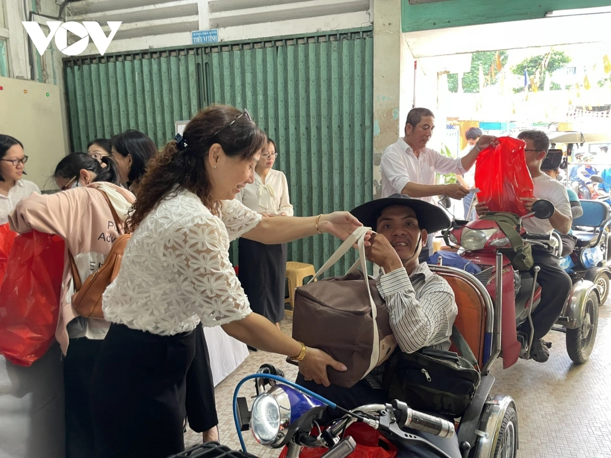 Doanh nghiep di Ban raya Ho Chi Minh piah labaih 500 bruk ngak ka urang jaoh jo