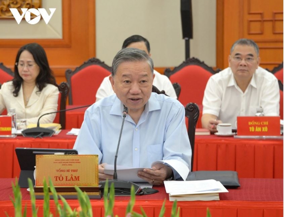 -Khua gĭt gai Đảng Tô Lâm blŭ hrăm ti anôk mă bruă.