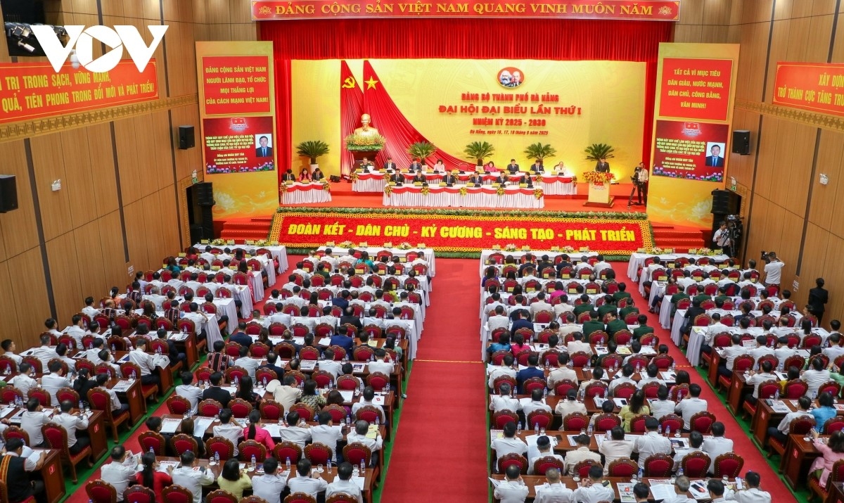 Quang cảnh phiên trù bị Đại hội Đảng bộ thành phố Đà Nẵng lần thứ I.