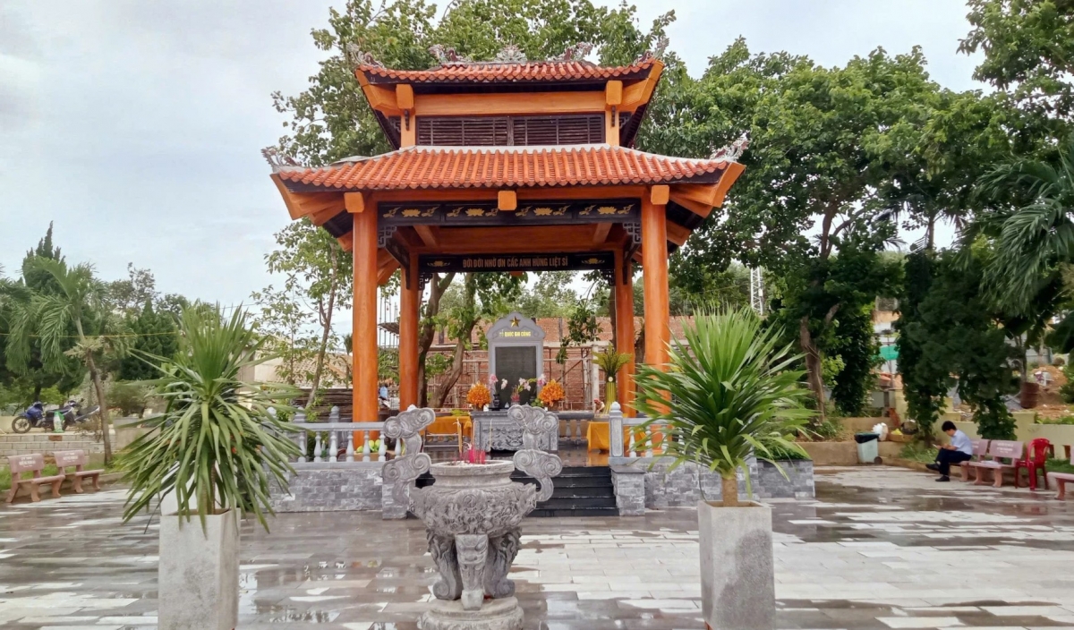 Một góc Di tích lịch sử Bến phà II Long Đại.