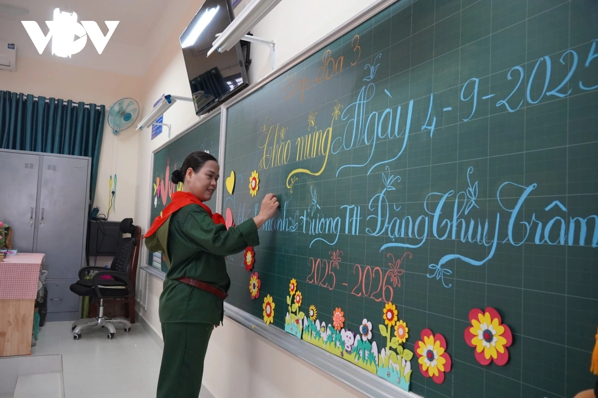 Nai gru sang bac Tieu hoc Đặng Thùy Trâm srap gap tal bac raok anek saih harei pakak bac