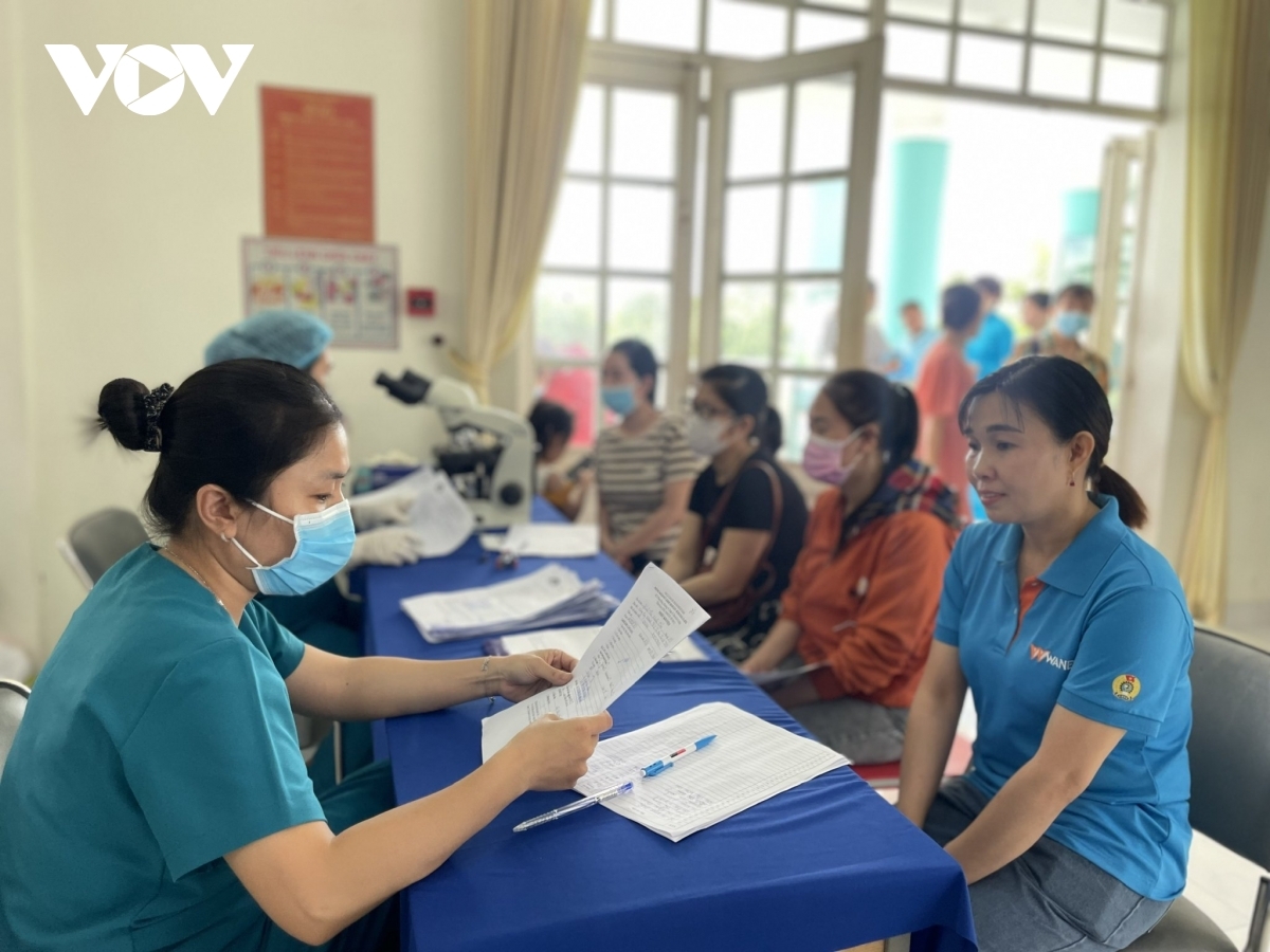 Sa-ai ĐInh Thị Minh Châu brei thau, kong ndoan brei ieu da-a bac si mai sang bac piah pasang iek prein yava ka adei sa-ai ngak bruk