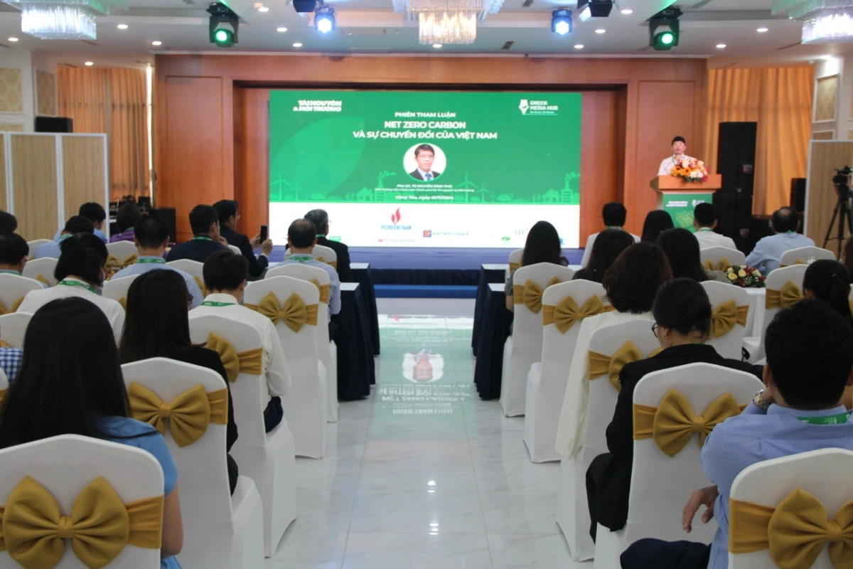 Hu rilo urang ilamo, urang ngak khoa hoc daong jalan sahaneng salih hacih hijao ka labik gah Pur ban raya Ho Chi Minh