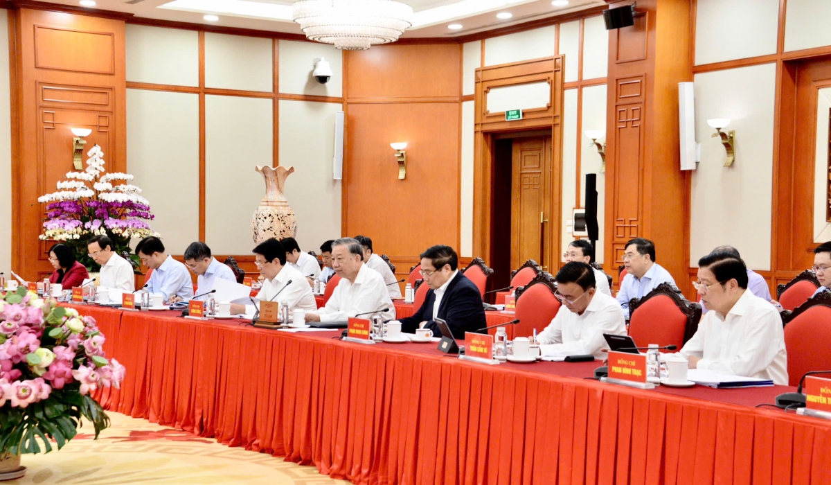 Bộ chính trị rgop nau mpeh nau nchrăp ân Đại hội Đảng bộ Quốc hội