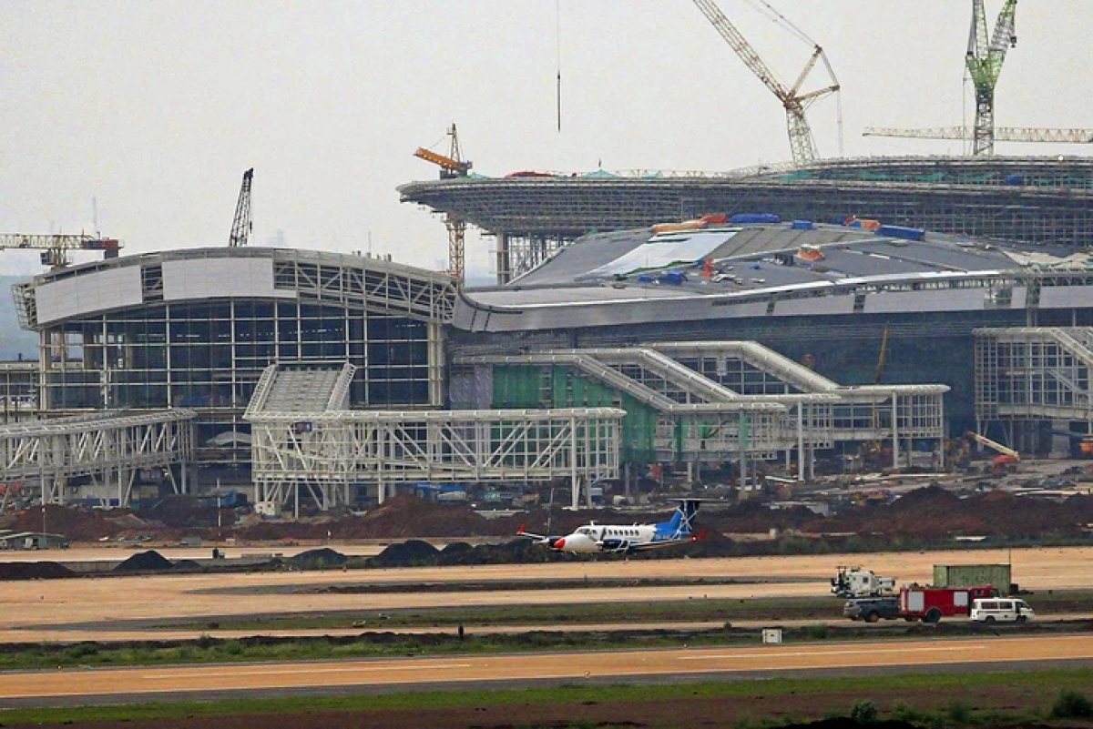 Brei ahaok par pasang iek dahlau mblang kapal ahaok Long Thành