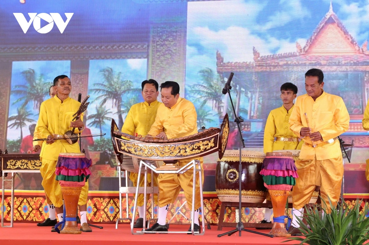 Lễ Sene Dolta là một trong những lễ truyền thống quan trọng của đồng bào Khmer