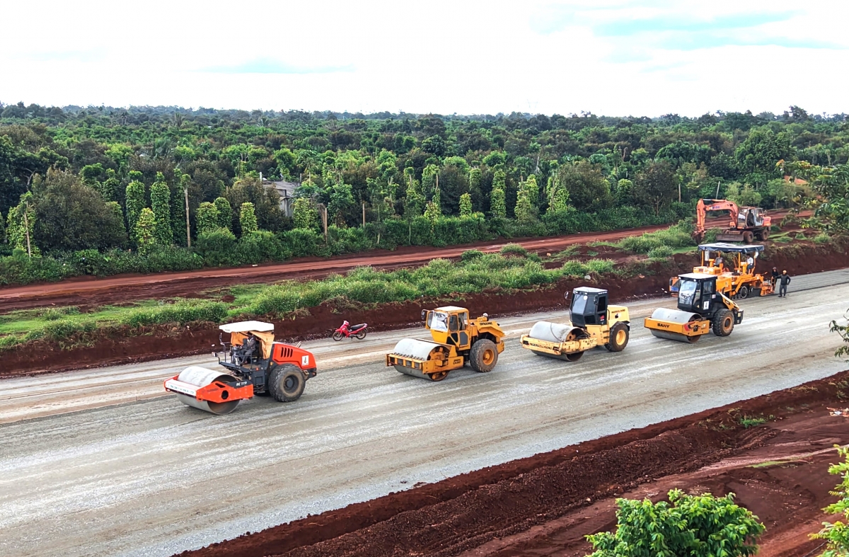 Ta ndơ ndranh XL03, Tổng thống Công ty ndâk ƀư mrô 1 tâm pă âk ndeh lu ƀư trong, nchrăp tuh chai
 