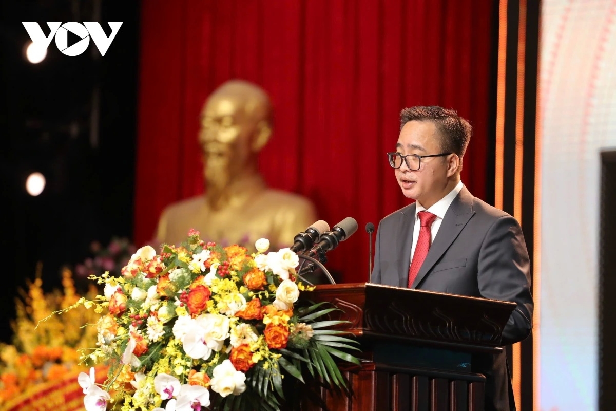 Điều hành chương trình Lễ kỷ niệm, Phó Tổng Giám đốc Đài TNVN Phạm Mạnh Hùng nhấn mạnh, hôm nay, trong không khí phấn khởi, tự hào kỷ niệm 80 năm Quốc khánh nước CHXHCN Việt Nam, Đài TNVN long trọng tổ chức Lễ Kỷ niệm 80 năm ngày thành lập (7/9/1945 - 7/9/2025) và đón nhận Huân chương Hồ Chí Minh lần thứ 3.