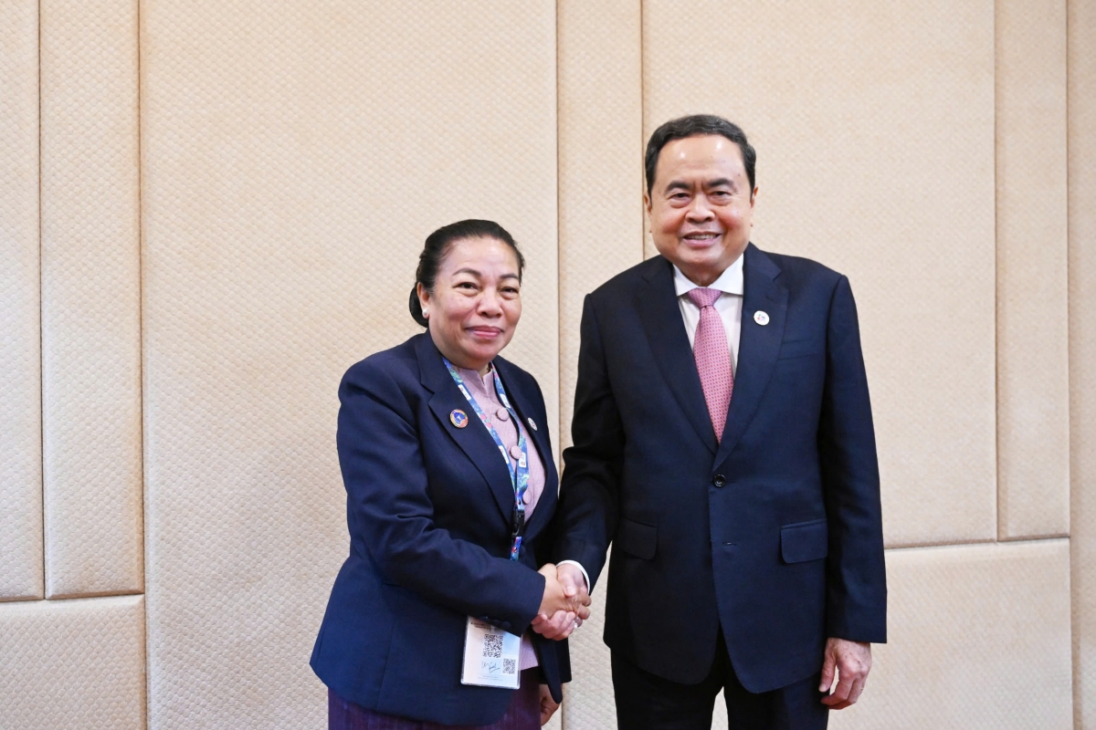 Kruanh Quốc hội Trần Thanh Mẫn mâp Groi Kruanh Quốc hội Lào
 