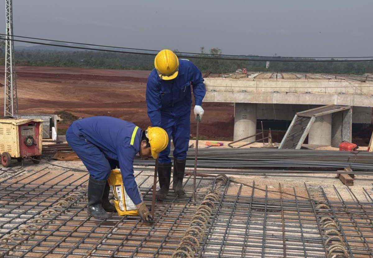 Ală cau bơcri priă jal mhar lơh sră nàng tă tơn jơh priă