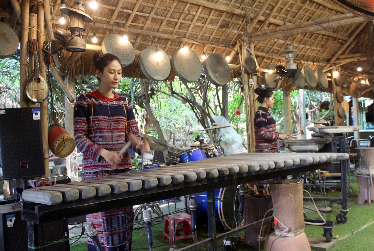 Prôa tơnĭng a kơpong chôu ‘măn tơmeăm khoăng roh ton nah ki lĕm a Gành Đá Đĩa