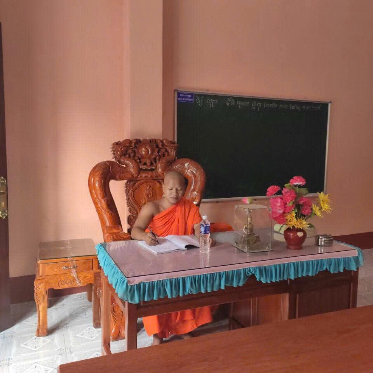 Đại đức Danh Đô La ở chùa Đồng Tranh (វត្តអង្គសិរីព្រឹក្សា ព្រែកពក) xã Vĩnh Bình, tỉnh An Giang
 