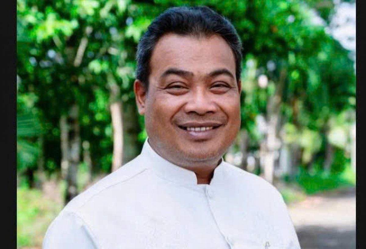 Anh Thạch Đờ Ni, công tác tại Báo và Phát thanh, Truyền hình Cà Mau, Ủy viên Ban Chấp hành Hội Văn học nghệ thuật các Dân tộc thiểu số Việt Nam