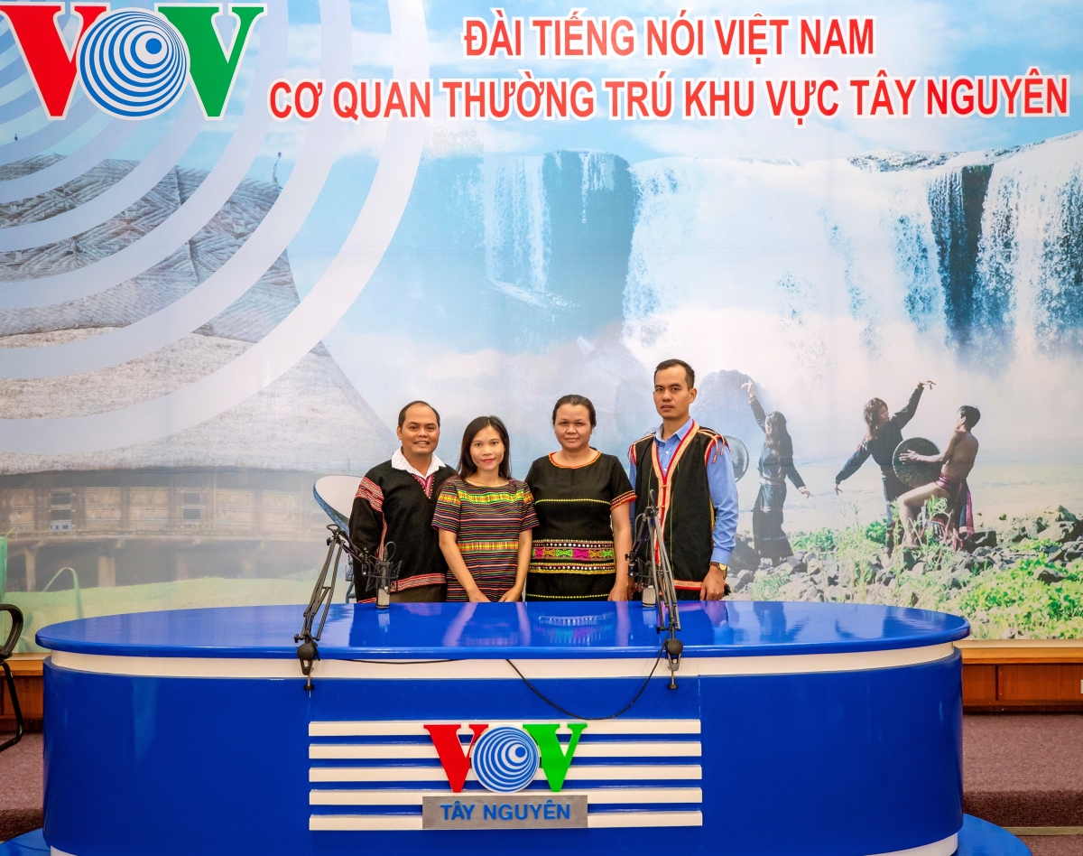 Ƀing čih pơblang, pơhiăp tơlơi djuai ania Jarai Gong phun jua pơhiăp dêh čar Việt Nam