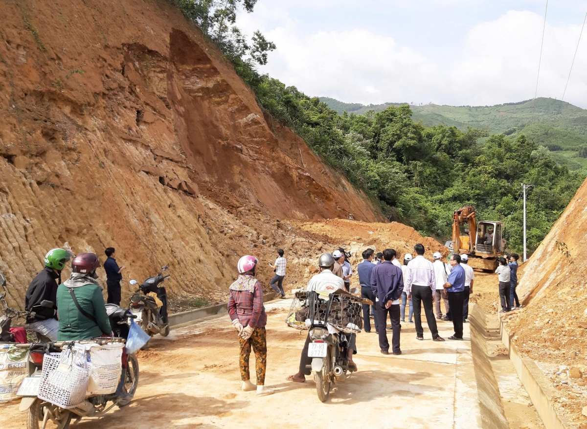 Môi rôh tơnêi tơhnâp a cheăm An Toàn (um: Phan Hiếu)