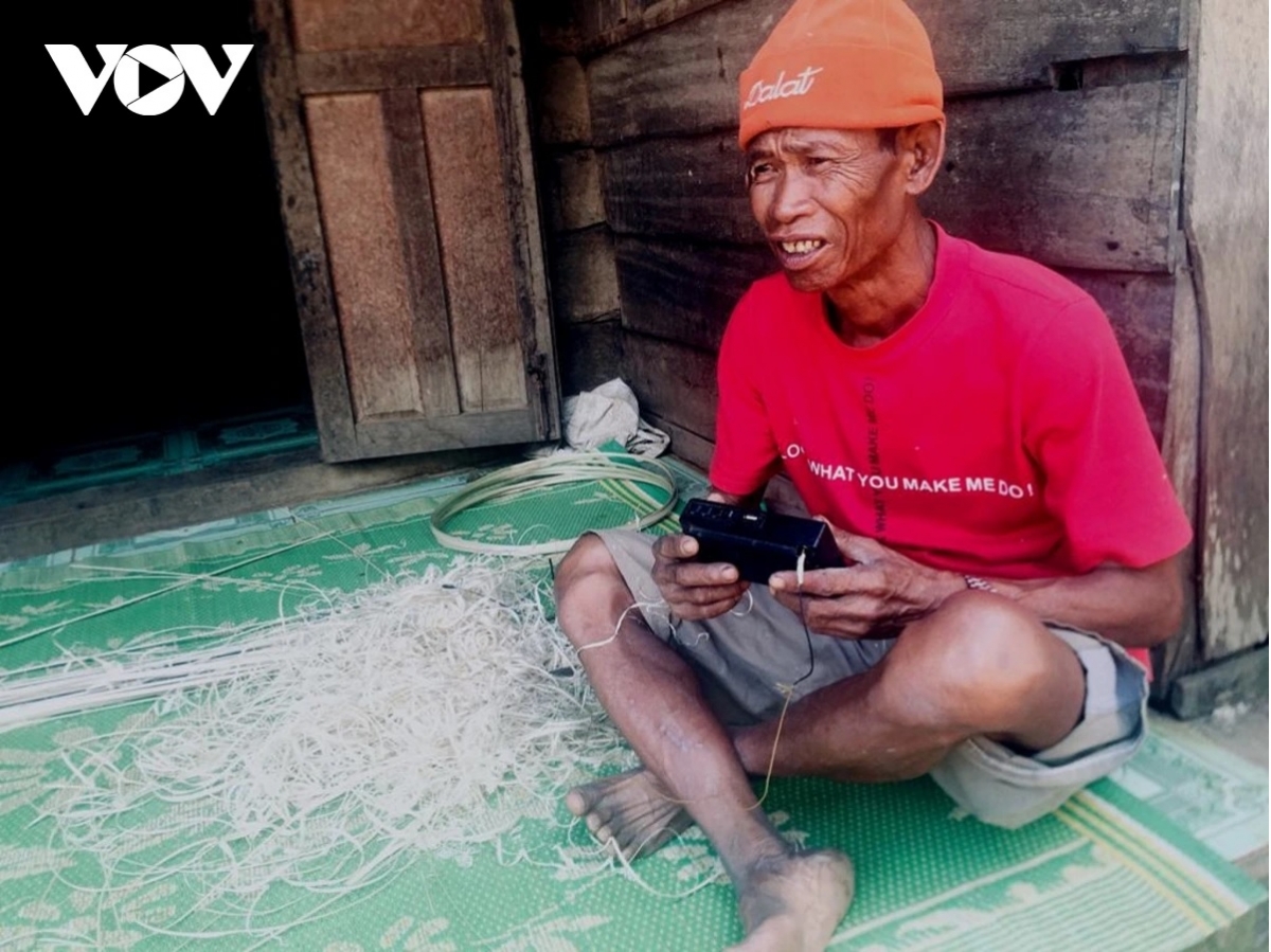 Iat rơdiô jơnau đơs dà M’nông là bơta mờng kwèng pah ngai bơh ồng Y Xuyên dê