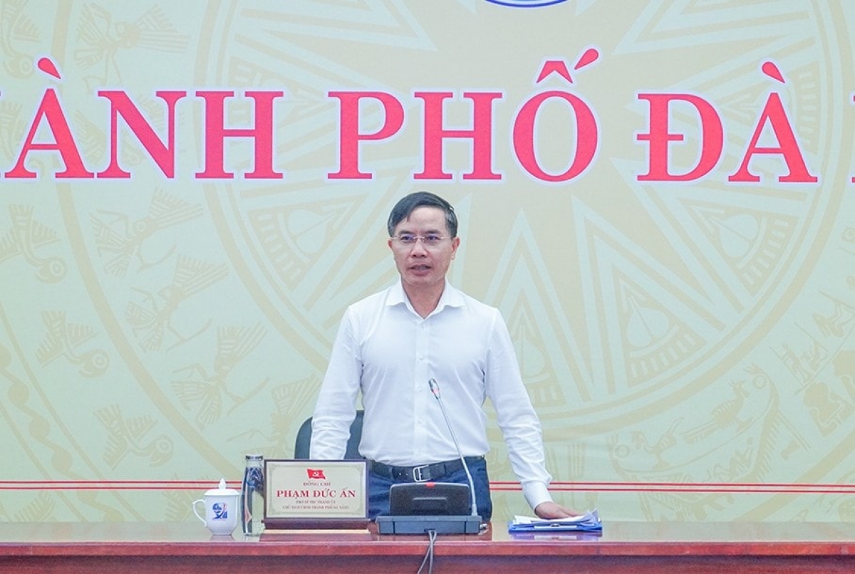 Chủ tịch UBND thành phố Đà nẵng Phạm Đức Ấn chủ trì cuộc họp