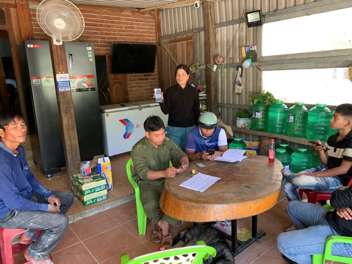 Tổ bảo vệ ANTT cơ sở nắm bắt và hỗ trợ mọi nhu cầu của bà con  