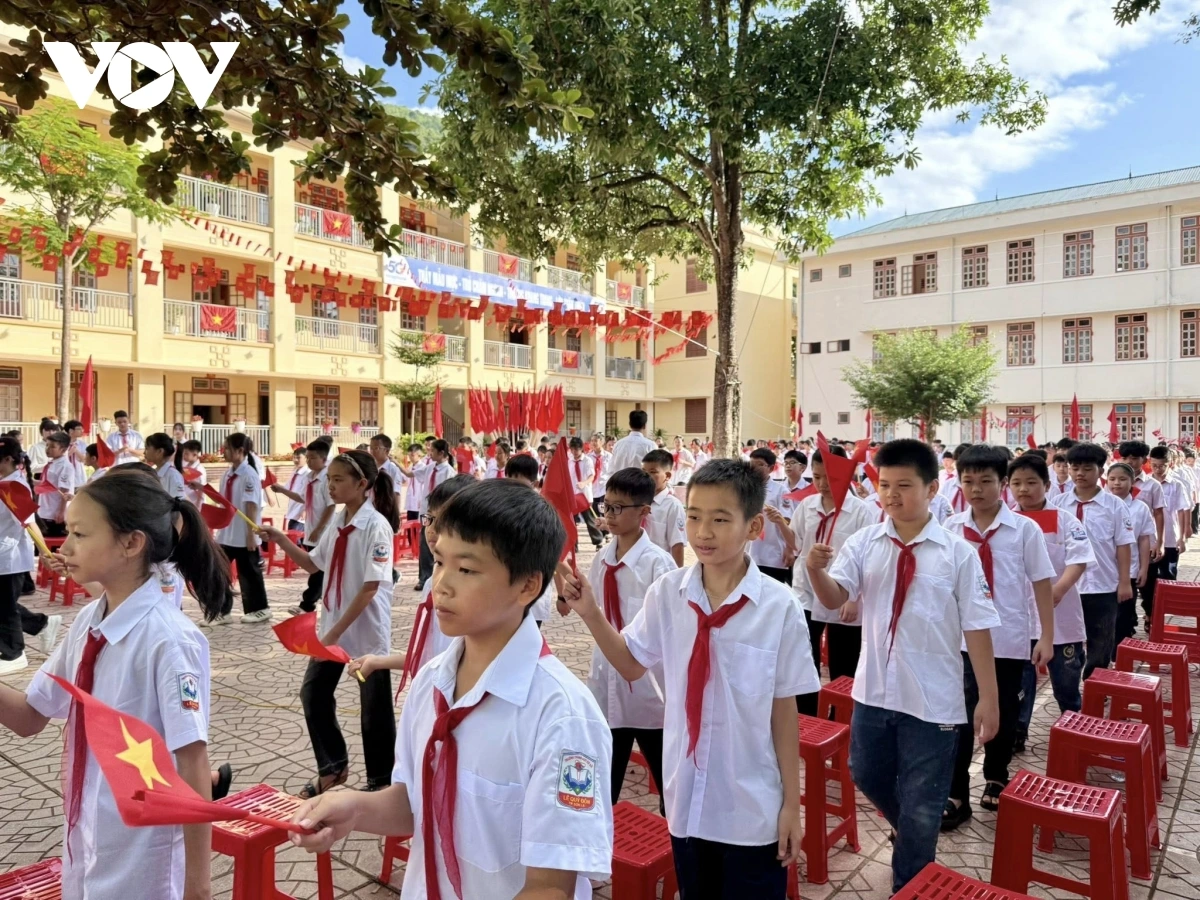 Kapol Urang Quoc hoi Ban raya Ho Chi Minh pasang iek bruk salih pandar laik taka so saong salih jalan ngak harak gar karja