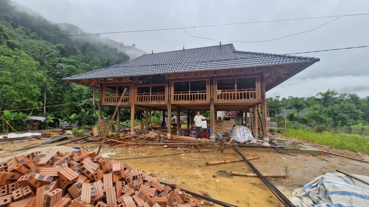 Căn nhà là thành quả từ sự nỗ lực vượt khó của ông Nông Thiện Mạc cùng với sự quan tâm, hỗ trợ của Nhà nước, chính quyền và nhân dân địa phương