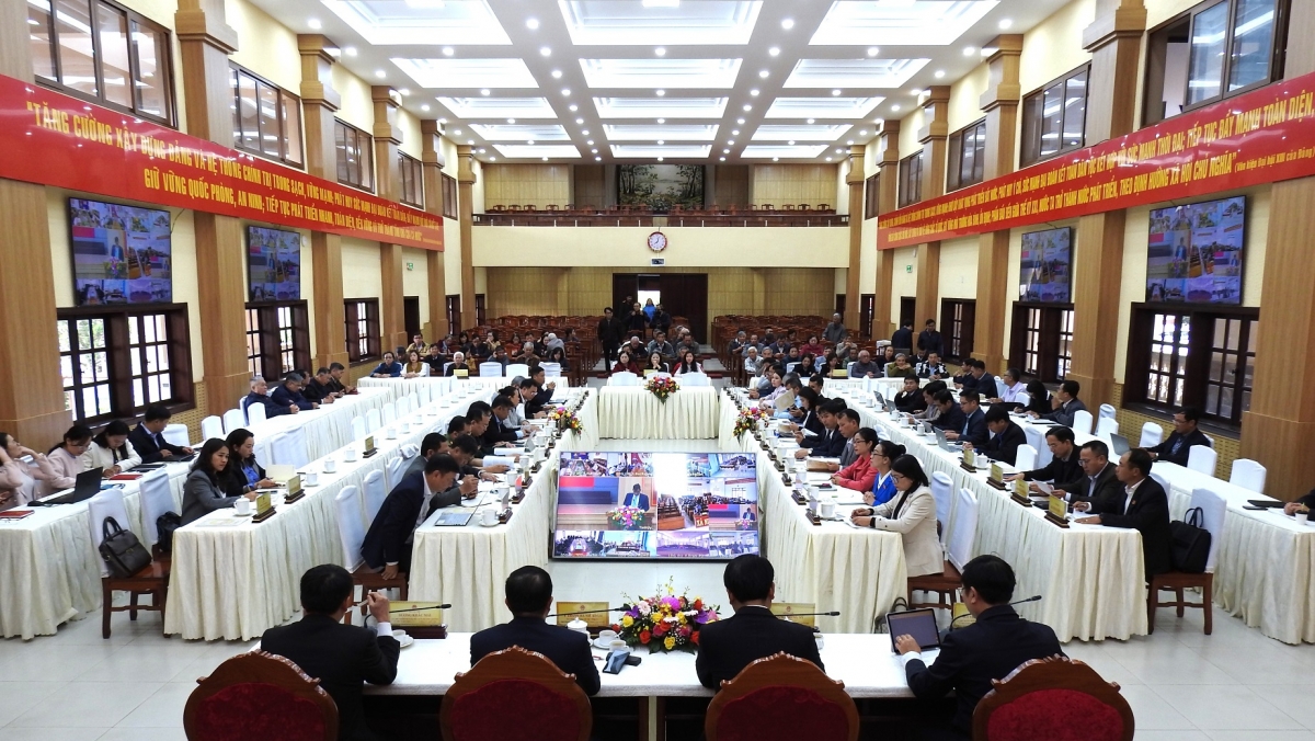 Mpồl cau al amat Quôk hội càr Lâm Đồng tìp mat tơn mờ pờ tơlik tàm internet mờ rlau 2 rbô nă cau tĕ khà