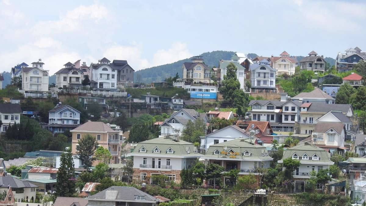 Môi kơpong kơphô̆ nếo bêng Xuân Hương – Đà Lạt, kong pơlê Lâm Đồng