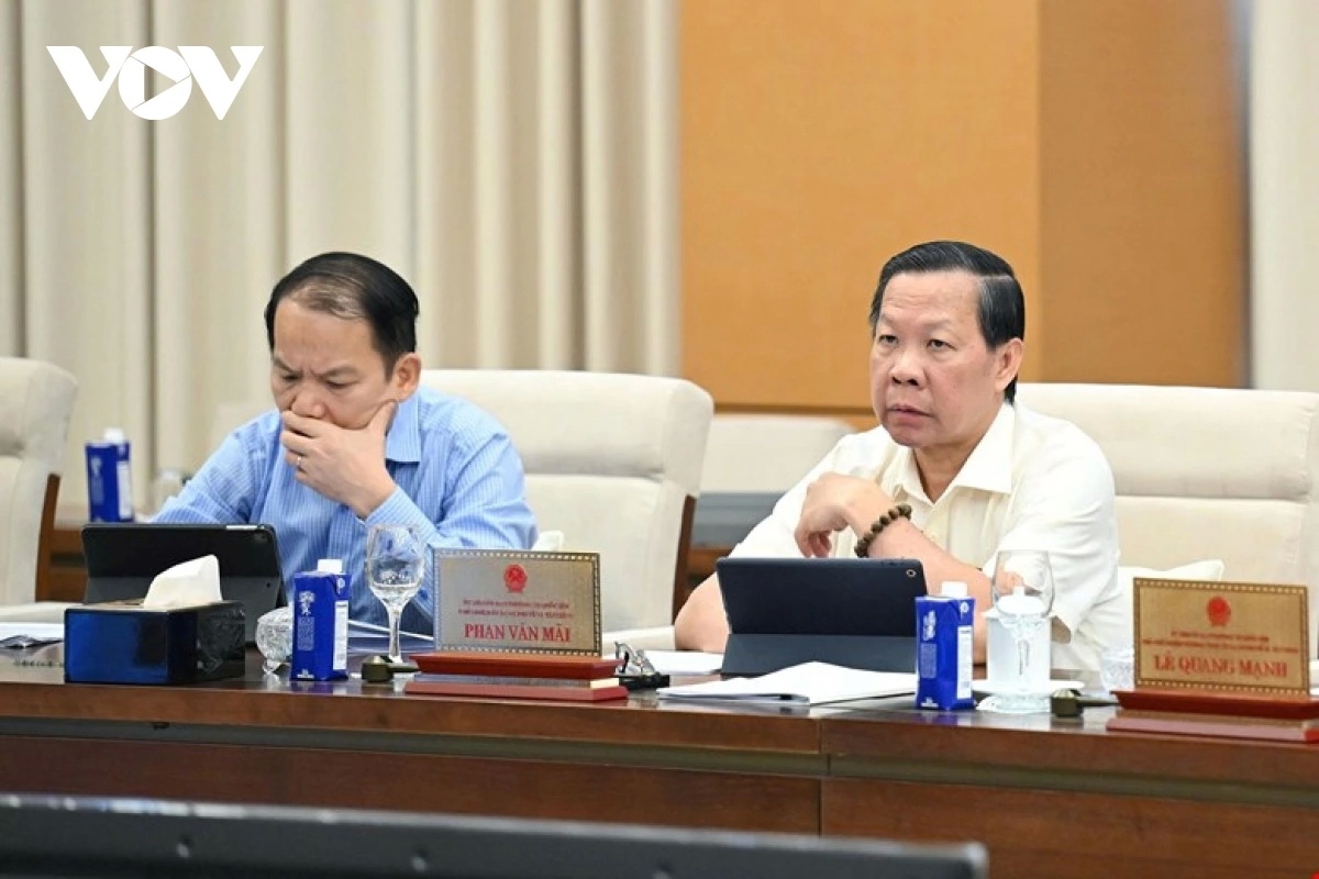 Các đại biểu dự phiên họp thứ 49 của Ủy ban thường vụ Quốc hội