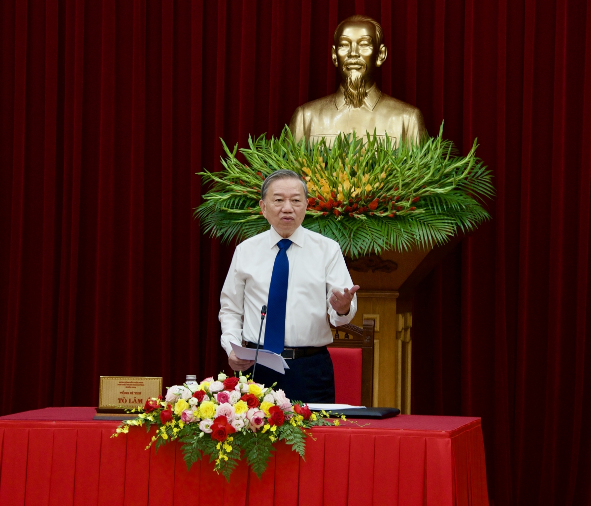 Tổng Ƀí thư ồng Tô Lâm đơs tàm dơ̆ lơh broă