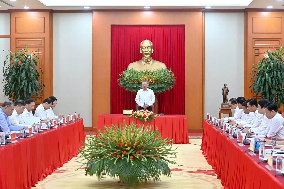 Pôa Tô Lâm, Kăn xiâm pơkuâ hnê ngăn Đảng pơkuâ roh pêi cheăng ƀă Đảng ủy Khu xiâm tơpui kâ ƀă kong têa ê