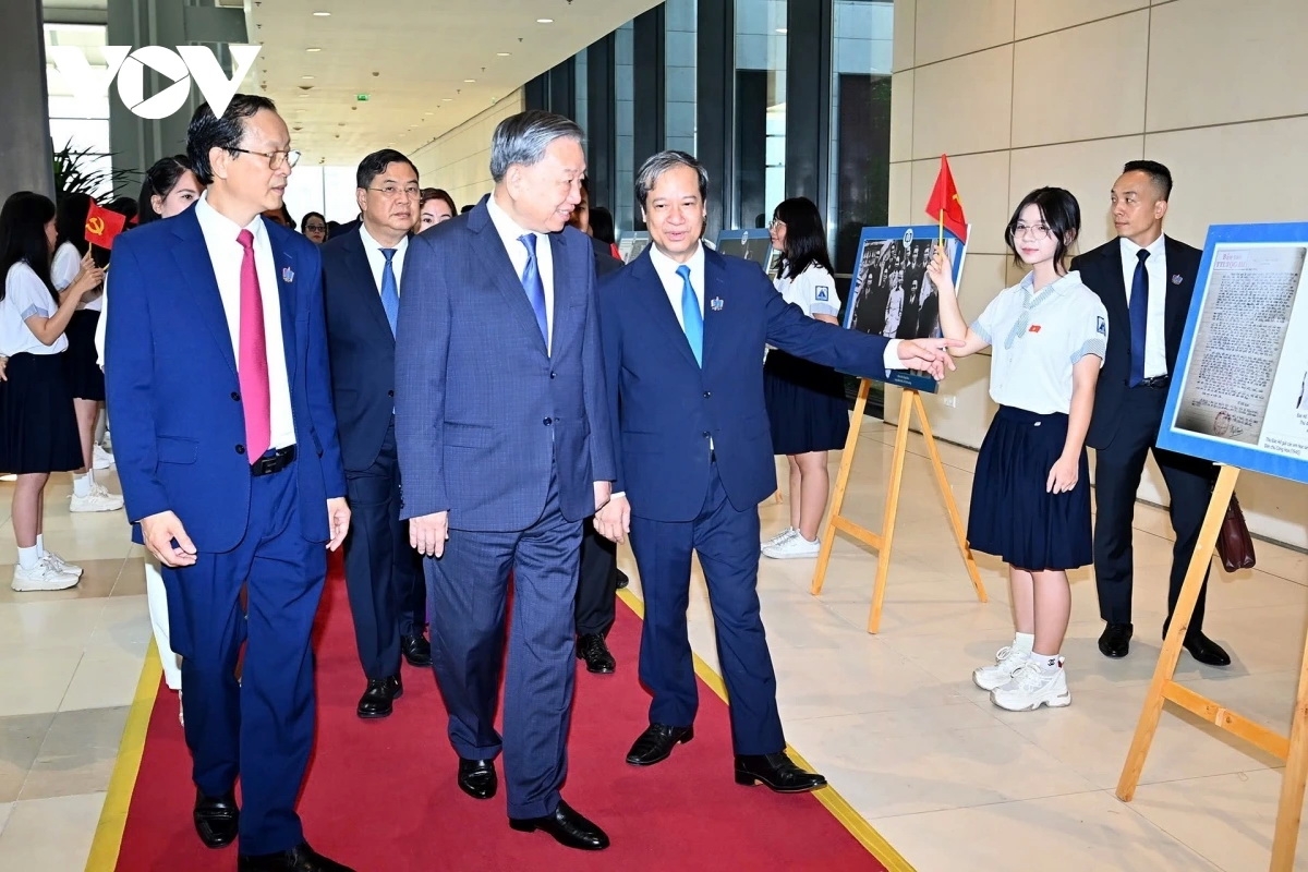 Tổng Bí thư Tô Lâm tươc pâh bhiêc bhan hơnh deh 80 năm truyền thống ngành Giáo dục.