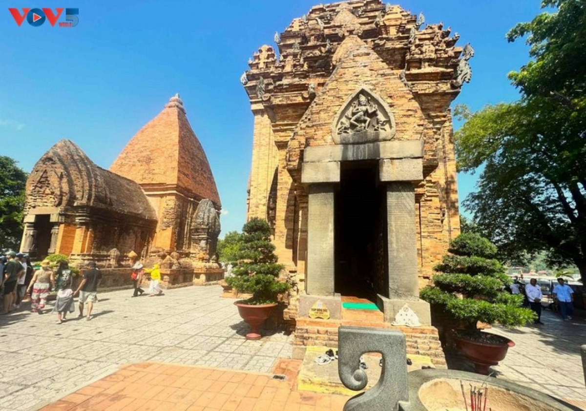 Được xây dựng từ thế kỷ VIII đến XIII, Tháp Bà Ponagar ở Nha Trang thờ nữ thần Ponagar (Mẹ xứ sở). Ảnh: Thế Hùng/VOV5