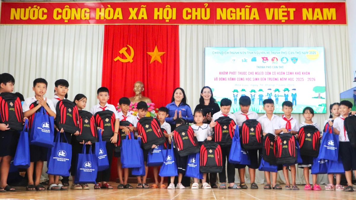 Chương trình “Tiếp sức đến trường năm học 2025-2026” được tổ chức trên toàn địa bàn Cần Thơ với mong muốn góp sức chăm lo, chuẩn bị cho các em một năm học mới đầy đủ hơn