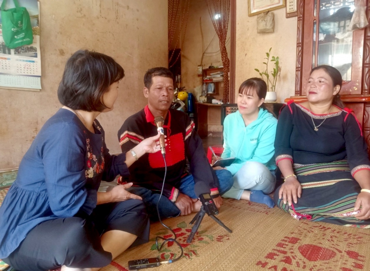 
Bơngai chih kơtơ̆ng ang VOV năm tơ̆ pơlei pơla, tơƀơ̆p kon pơlei.