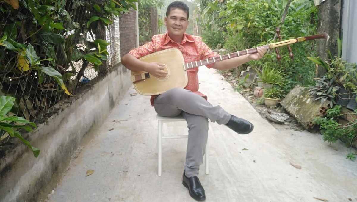 Nghệ sĩ Chơne Sô Pha Ra biểu diễn Chằm riêng chà pây - Một loại hình nghệ thuật độc đáo của dân tộc Khmer