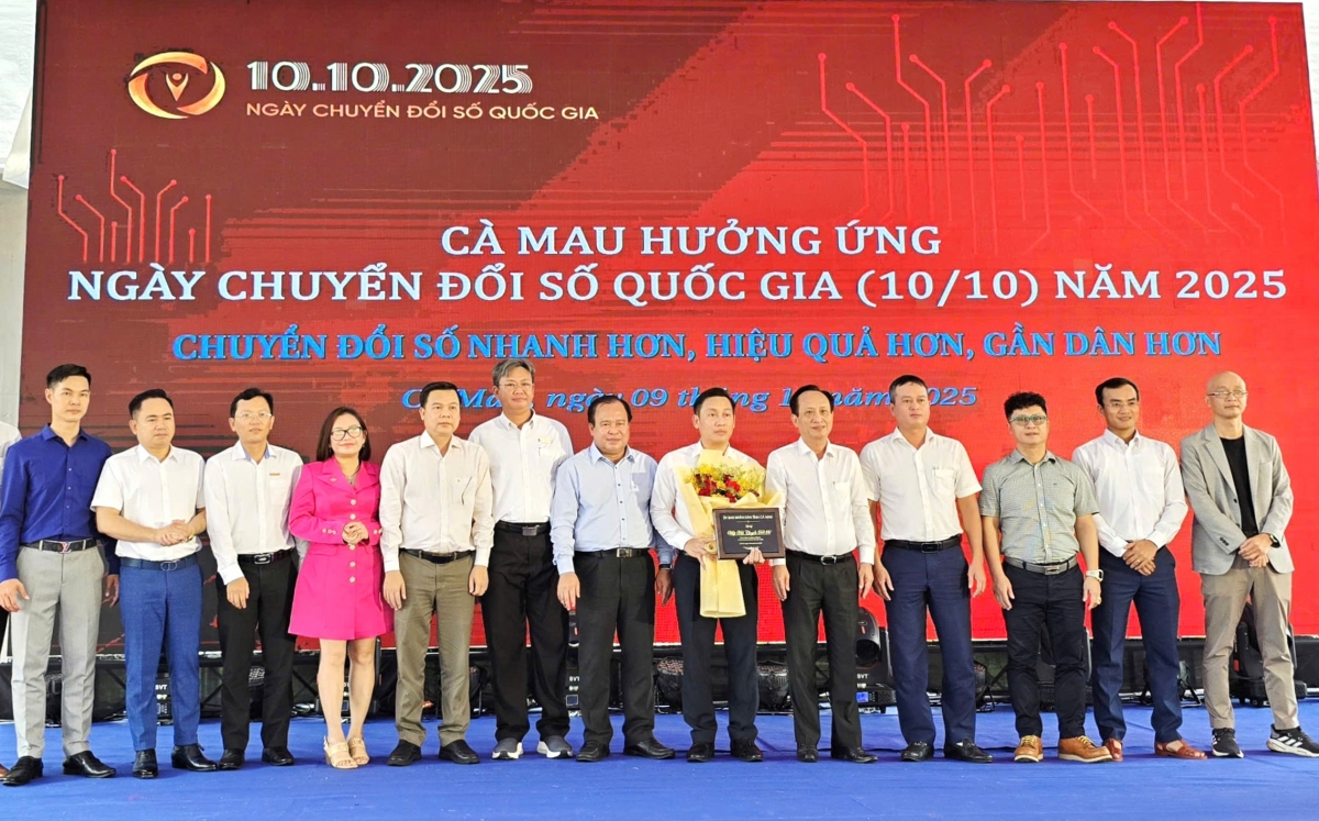 Để đẩy mạnh chuyển đổi số vào dịp hưởng ứng Ngày Chuyển đổi số Quốc gia, tỉnh Cà Mau đã ra mắt Hiệp hội chuyển đổi số